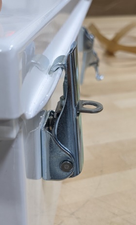 A close-up of a bicycle handle

Description automatically generated with low confidence